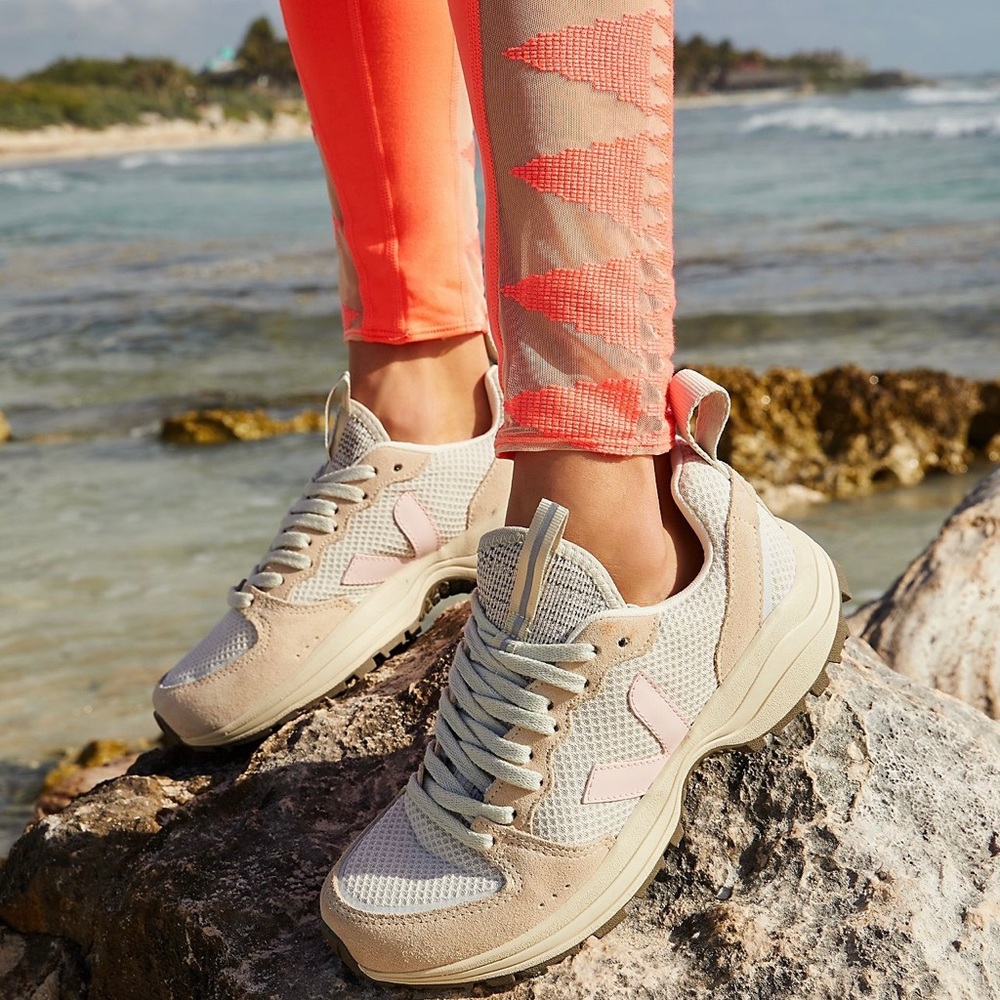 ISO!!! Veja Venturi sneakers in this color. Size 9